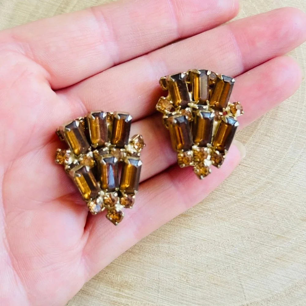 VTG Jeweled rhinestone Earrings clip Topaz glass‎ Baguettes 50s/60s rare gold